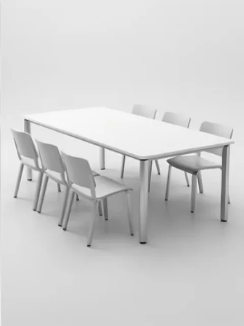 Bench 6 personas: mesa bench para seis personas, con cubierta blanca y estructura metálica